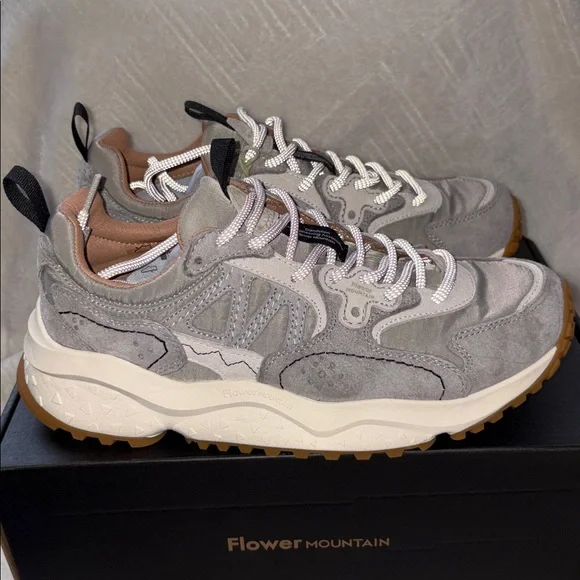 NWT Flower Mountain SOLIN UNI
Suede and technical fabric sneakers - Light grey - Picture 10 of 15